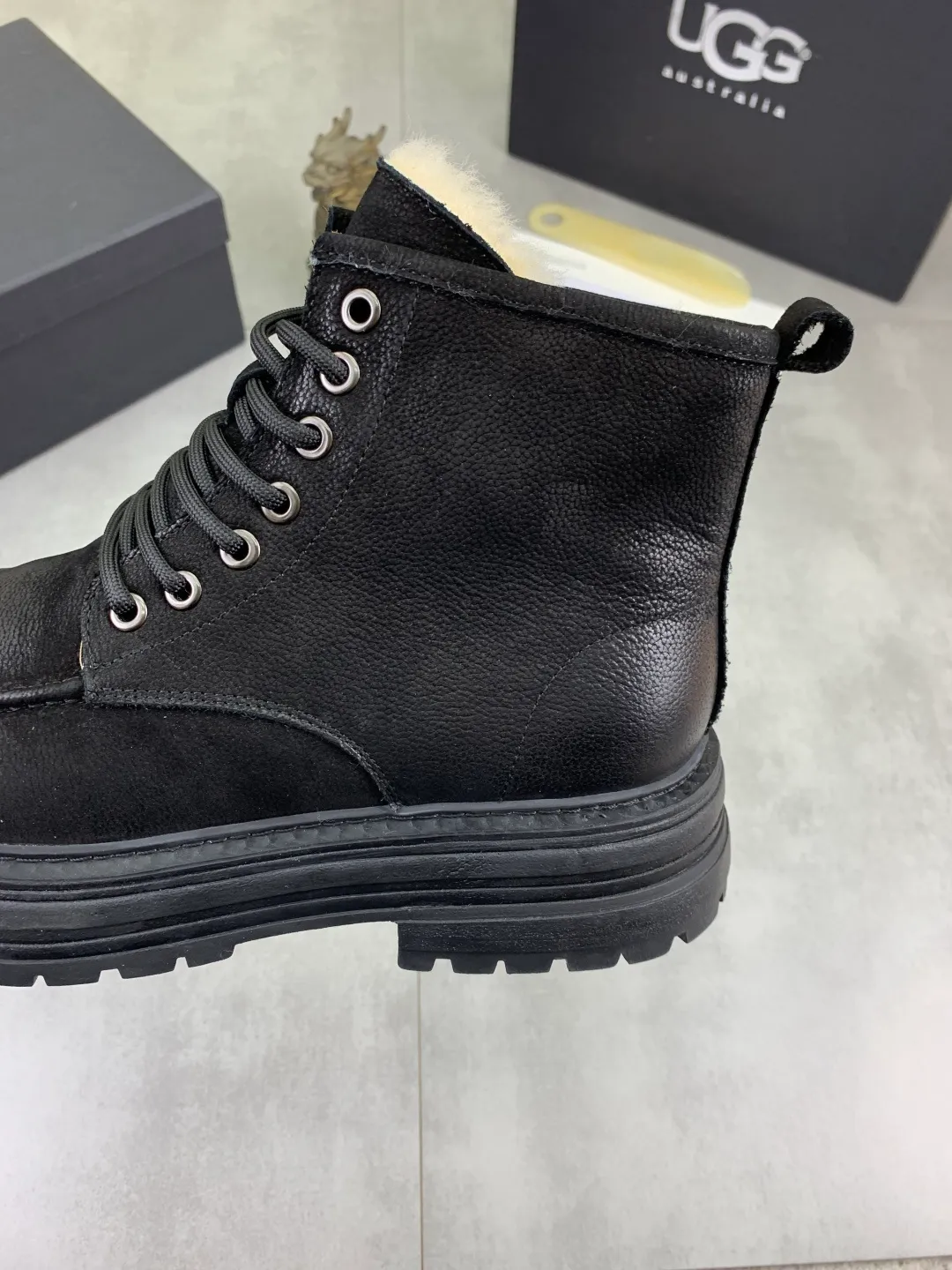Men's men's shoes 💰P660 New arrival 🆕🆕🆕 IUGGI Men's British retro Martin boots Winter new men's outdoor hiking boots First layer of cowhide on the outside and wool on the inside Comfortable and warm Rubber sole sole Non-slip and firm Trendy and fashionable Casual and versatile Size: 38-44 (45 customized) Color: three colors
